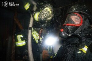 Пожар в доме и повреждение лицея: последствия вечернего обстрела Одессы (обновлено) Пожар в доме и повреждение лицея: последствия вечернего обстрела Одессы (обновлено)