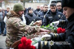 Погиб на востоке Украины: в Одессе простились с полицейским Николаем Яковецким