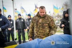 Погиб на востоке Украины: в Одессе простились с полицейским Николаем Яковецким