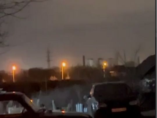 Потужні вибухи в&nbsp;Енгельсі: росіяни заявляють про удар дронів по&nbsp;нафтобазі (відео)