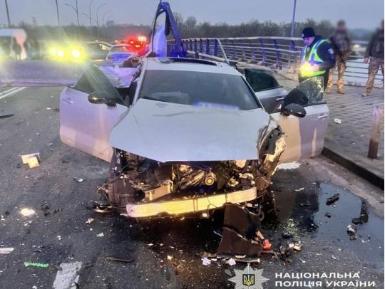 Велика аварія у&nbsp;Києві: п'ятеро постраждалих, перекрито Броварський проспект (фото, відео)