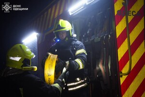 Ночной обстрел Одессы: получили повреждения дома, травмировались люди