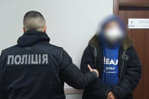 В Одессе мужчина поджег десяток мусорников: какое наказание ему грозит В Одессе мужчина поджег десяток мусорников: какое наказание ему грозит