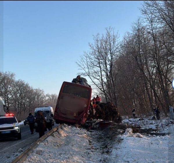 Автобус Відень&nbsp;&mdash; Київ розбився на&nbsp;Львівщині: є&nbsp;постраждалі (фото)