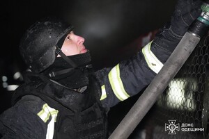 РФ нанесла удар по многоэтажке в Одесском районе: пострадал мужчина