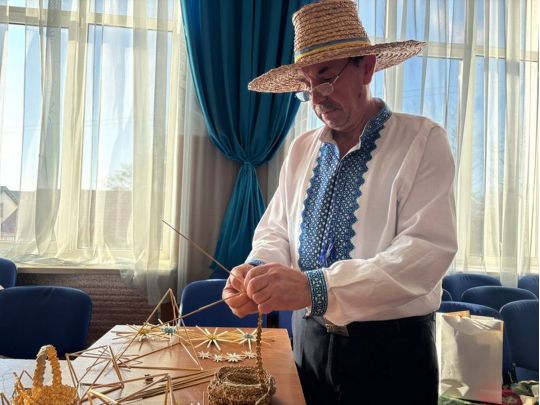 Витратив на&nbsp;нього 5 днів відпустки: пенсіонер із&nbsp;Вінниччини встановив унікальний рекорд&nbsp;&mdash; чим здивував майстер?