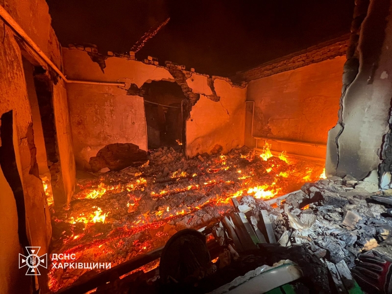 Російські удари не&nbsp;зупиняються: горять будинки та&nbsp;газопровід, є&nbsp;поранені та&nbsp;загиблі (фото, відео)