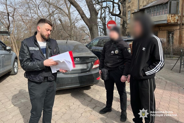 В центре Одессы горел Ford Mustang: кто и зачем поджег элитное авто