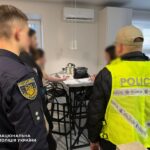 Представлялися латвійськими правоохоронцями: українські поліцейські ліквідували мережу кол-центрів, що ошукували громадян країн ЄС