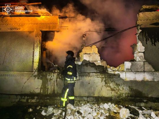 Масштабні руйнування, вибухи, пожежі та&nbsp;загиблі: росія масовано атакувала регіони України