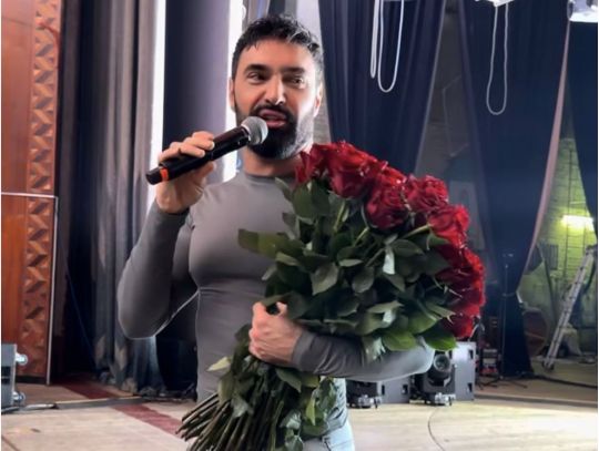 Відомий співак раптово зупинив концерт і&nbsp;пообіцяв приїхати іншим разом: що&nbsp;сталося