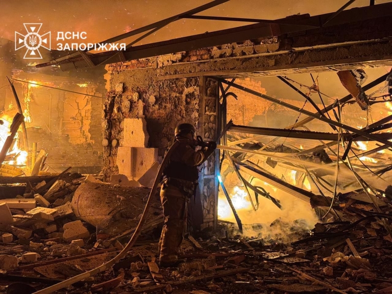 Вночі ворог масовано атакував безпілотниками Запоріжжя: у&nbsp;місті пожежі, є&nbsp;постраждалі (фото, відео)