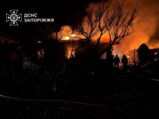 Вночі ворог масовано атакував безпілотниками Запоріжжя: у&nbsp;місті пожежі, є&nbsp;постраждалі (фото, відео)