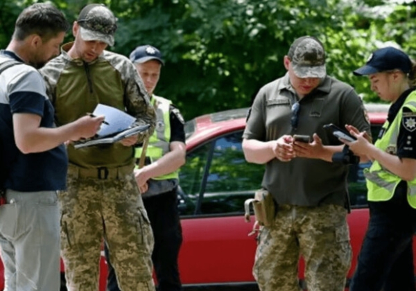В Украине могут обязать работников ТЦК носить нагрудные жетоны: что предусматривает законопроект В Украине могут обязать работников ТЦК носить нагрудные жетоны: что предусматривает законопроект