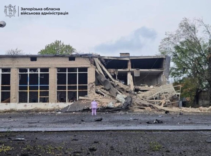 Палають будинки, пошкоджено порти і&nbsp;залізницю, є&nbsp;загиблі: ворог завдав сотні ударів по&nbsp;містах України (фото)
