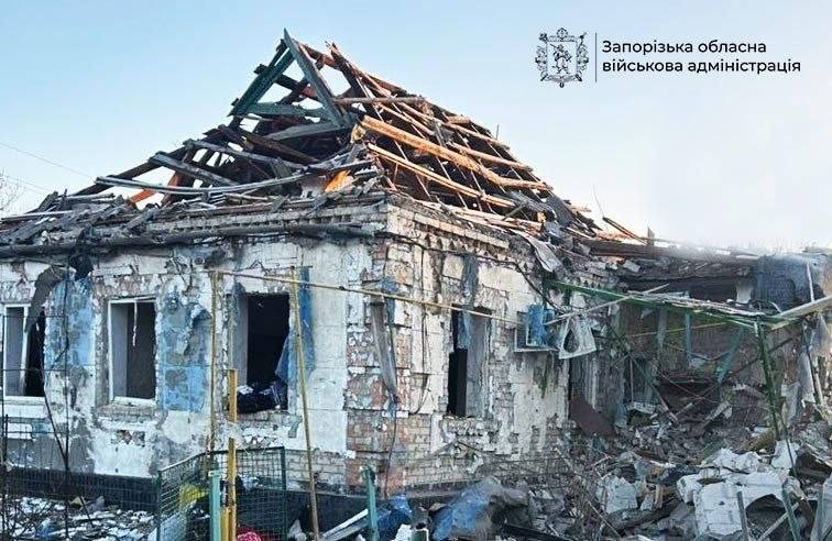 Палають будинки, пошкоджено порти і&nbsp;залізницю, є&nbsp;загиблі: ворог завдав сотні ударів по&nbsp;містах України (фото)