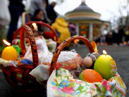 Стародавні звичаї Великодня: освячення кошика, христосування, народні забави та&nbsp;прикмети