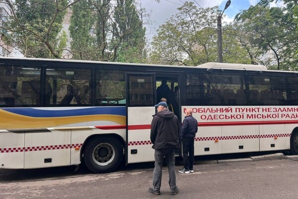 РФ атаковала Одессу дронами: обломки БпЛА упали на дом, пострадали люди (обновлено)