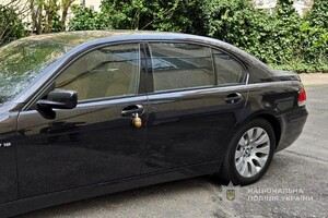 Взрывчатка на дверце: в Одессе хотели взорвать автомобиль предпринимателя