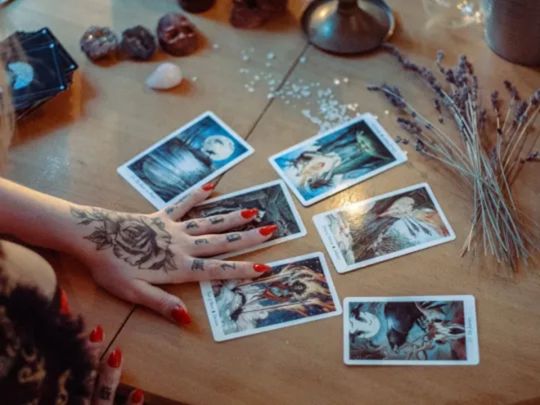 Ракам&nbsp;&mdash; &laquo;Верховна Жриця&raquo; та&nbsp;приховані знаки, Тельцям&nbsp;&mdash; &laquo;Туз Пентаклів&raquo; і&nbsp;шанс, яким варто скористатися: Таро-прогноз на&nbsp;25 травня
