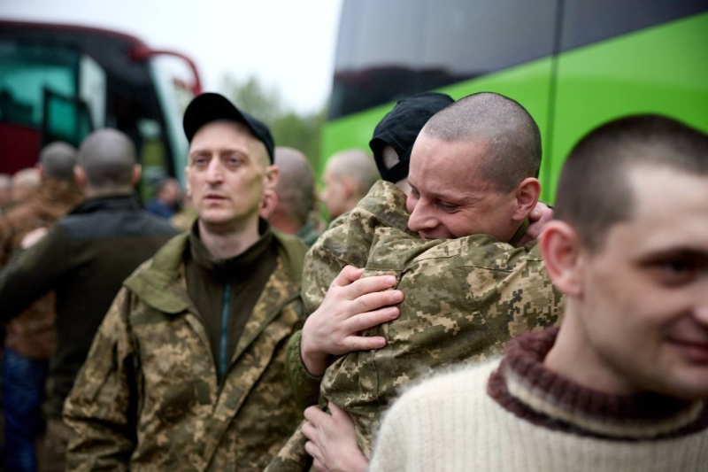 Україна повернула ще&nbsp;205 полонених: відбувся перший етап обміну 1000 на&nbsp;1000 (фото, відео)