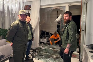 Российские БпЛА ударили по домам в Одессе: среди пострадавших – дети (обновлено) Российские БпЛА ударили по домам в Одессе: среди пострадавших – дети (обновлено)