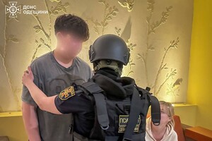 Российские БпЛА ударили по домам в Одессе: среди пострадавших – дети (обновлено) Российские БпЛА ударили по домам в Одессе: среди пострадавших – дети (обновлено)