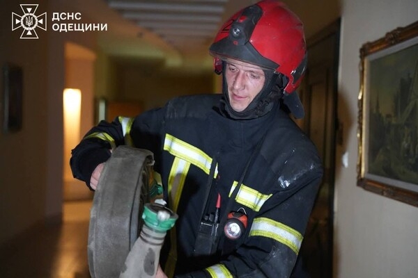 Российские БпЛА ударили по домам в Одессе: среди пострадавших – дети (обновлено) Российские БпЛА ударили по домам в Одессе: среди пострадавших – дети (обновлено)