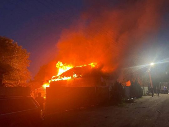 Горять будинки, міста без світла і&nbsp;води, є&nbsp;загиблі, серед поранених&nbsp;&mdash; діти: Росія атакувала українські міста (фото)