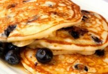 Швидкі млинці на йогурті: рецепт смачного солодкого сніданку